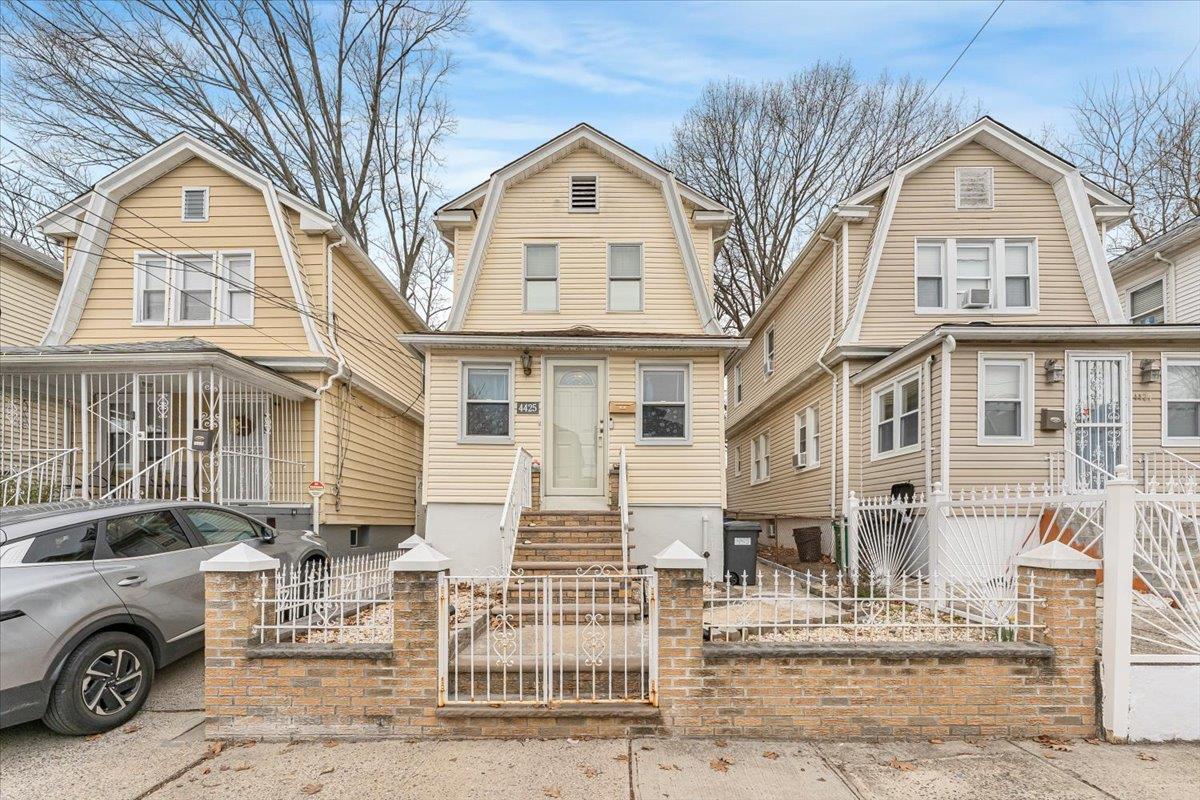 4425 W Edson Avenue, Bronx, Florida image 2