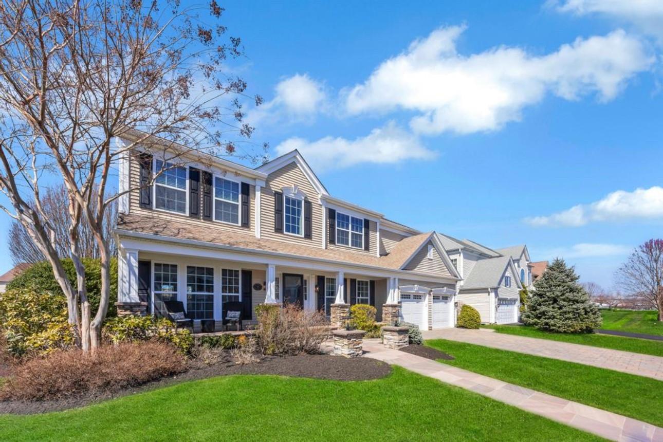 30 Woodstork Drive, Mount Sinai, New York image 43
