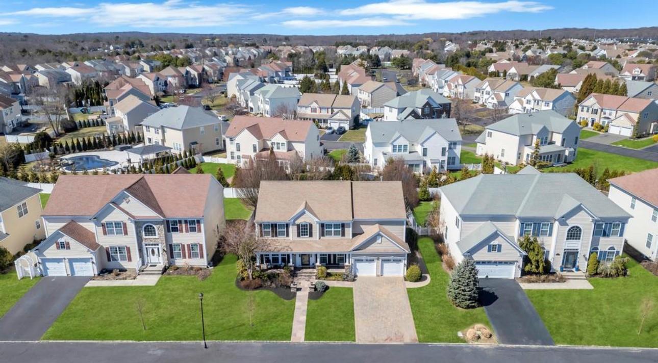 30 Woodstork Drive, Mount Sinai, New York image 44