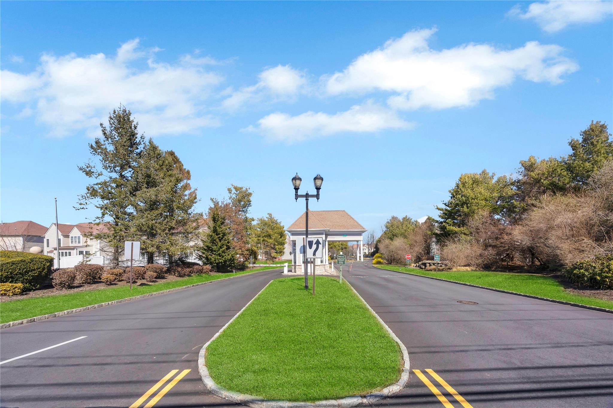 30 Woodstork Drive, Mount Sinai, New York image 50