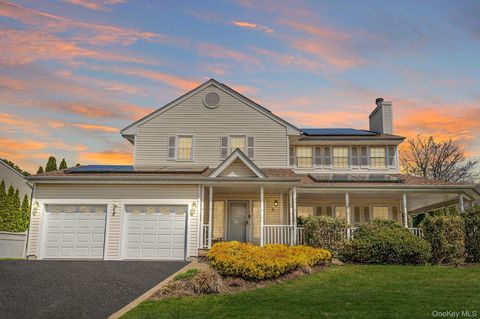 Photo of 5 Province Drive, South Setauket, NY 11720 (MLS # 982580)