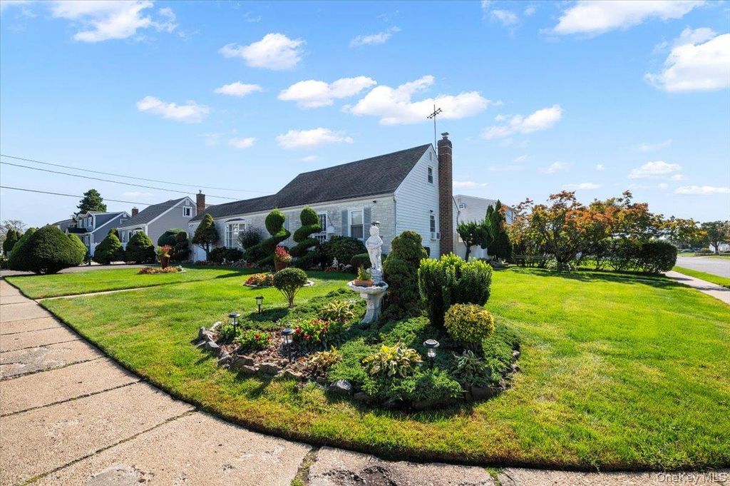 Photo of 3520 Mallard Road, Levittown, NY 11756 (MLS # 921587)