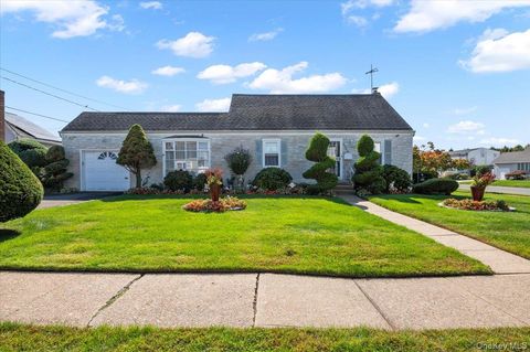 Photo of 3520 Mallard Road, Levittown, NY 11756 (MLS # 921587)