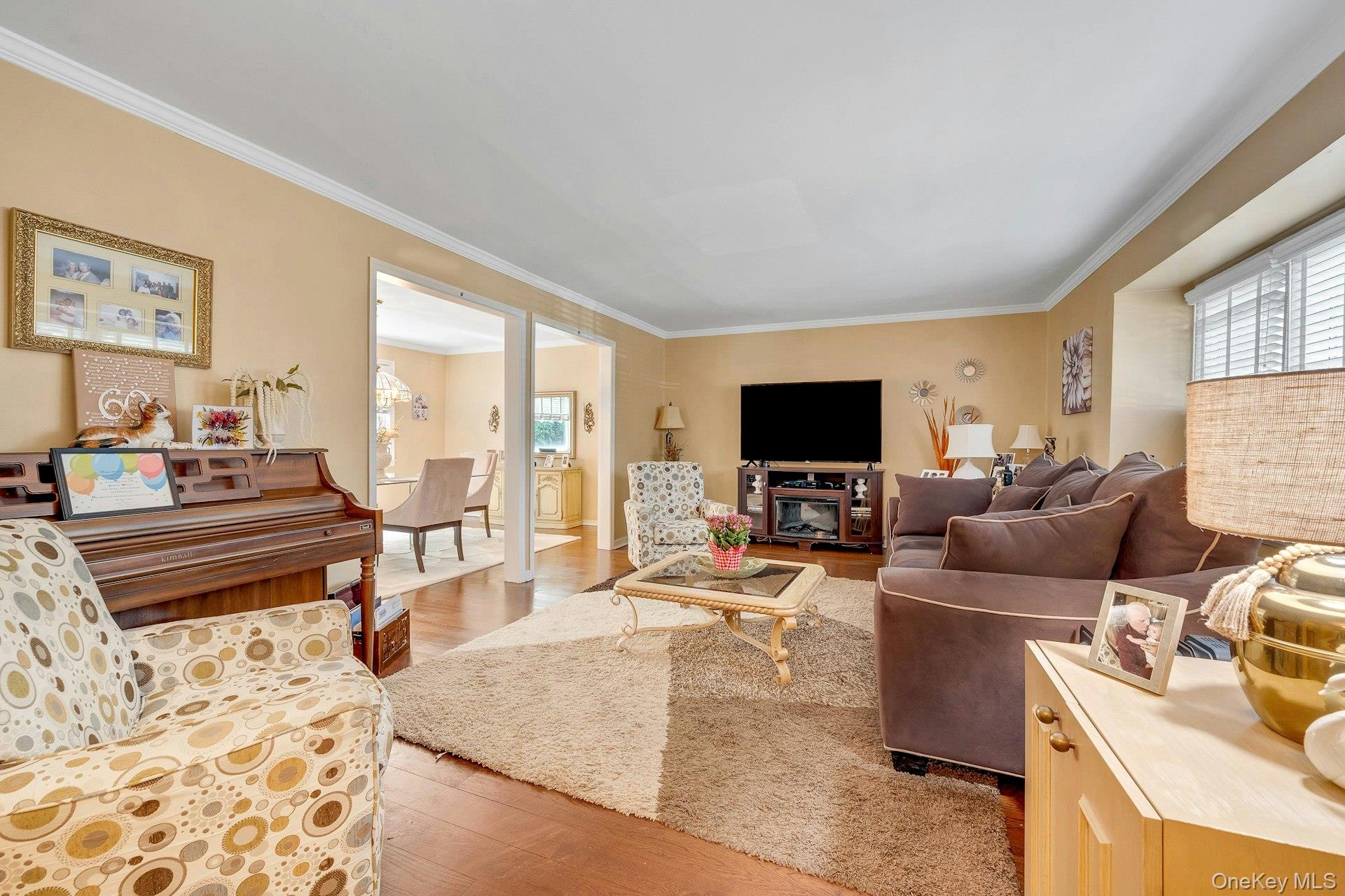 New Rochelle, New York 10801, United States, 3 Bedrooms Bedrooms, ,2 BathroomsBathrooms,Residential,Active,169565