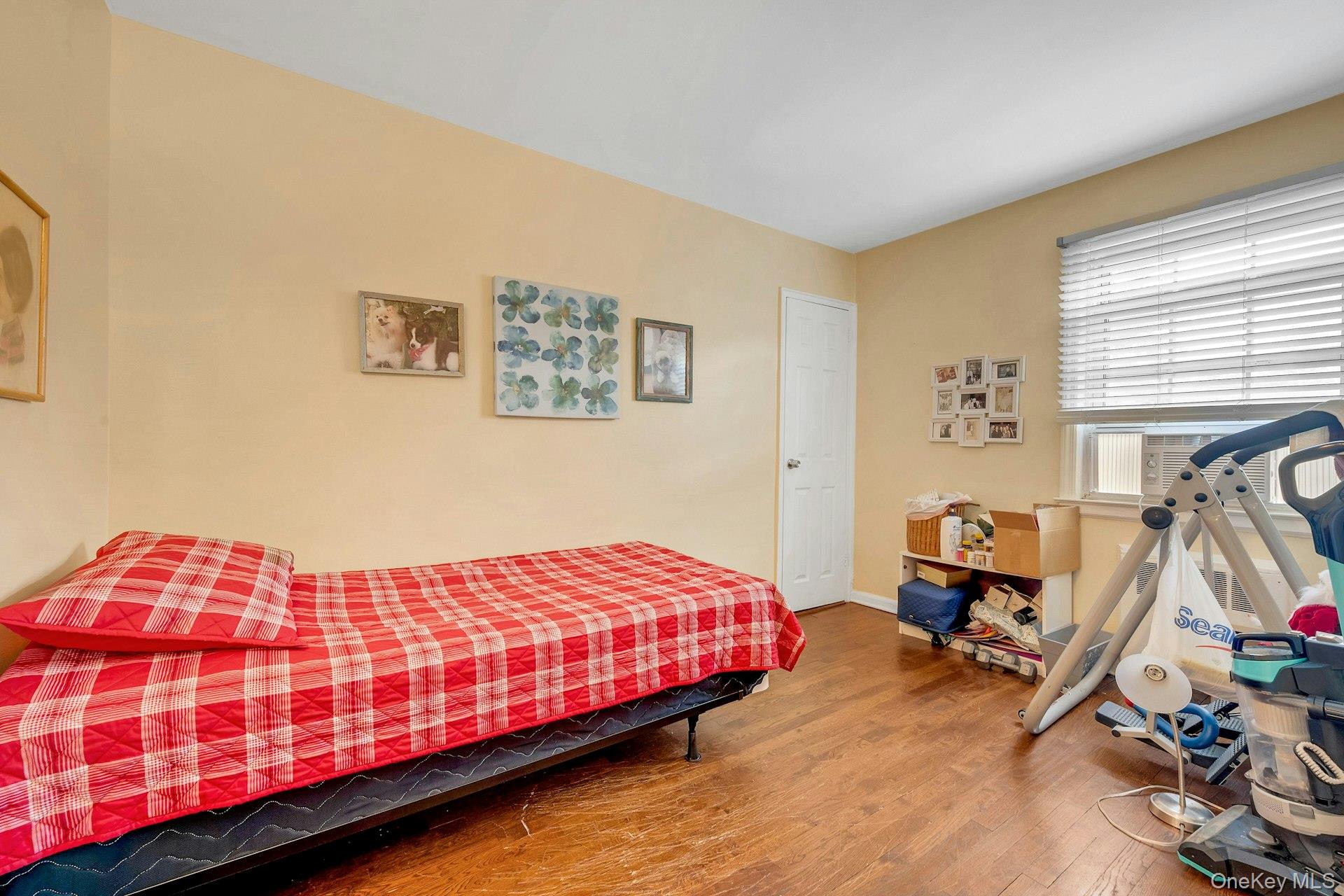 New Rochelle, New York 10801, United States, 3 Bedrooms Bedrooms, ,2 BathroomsBathrooms,Residential,Active,169565