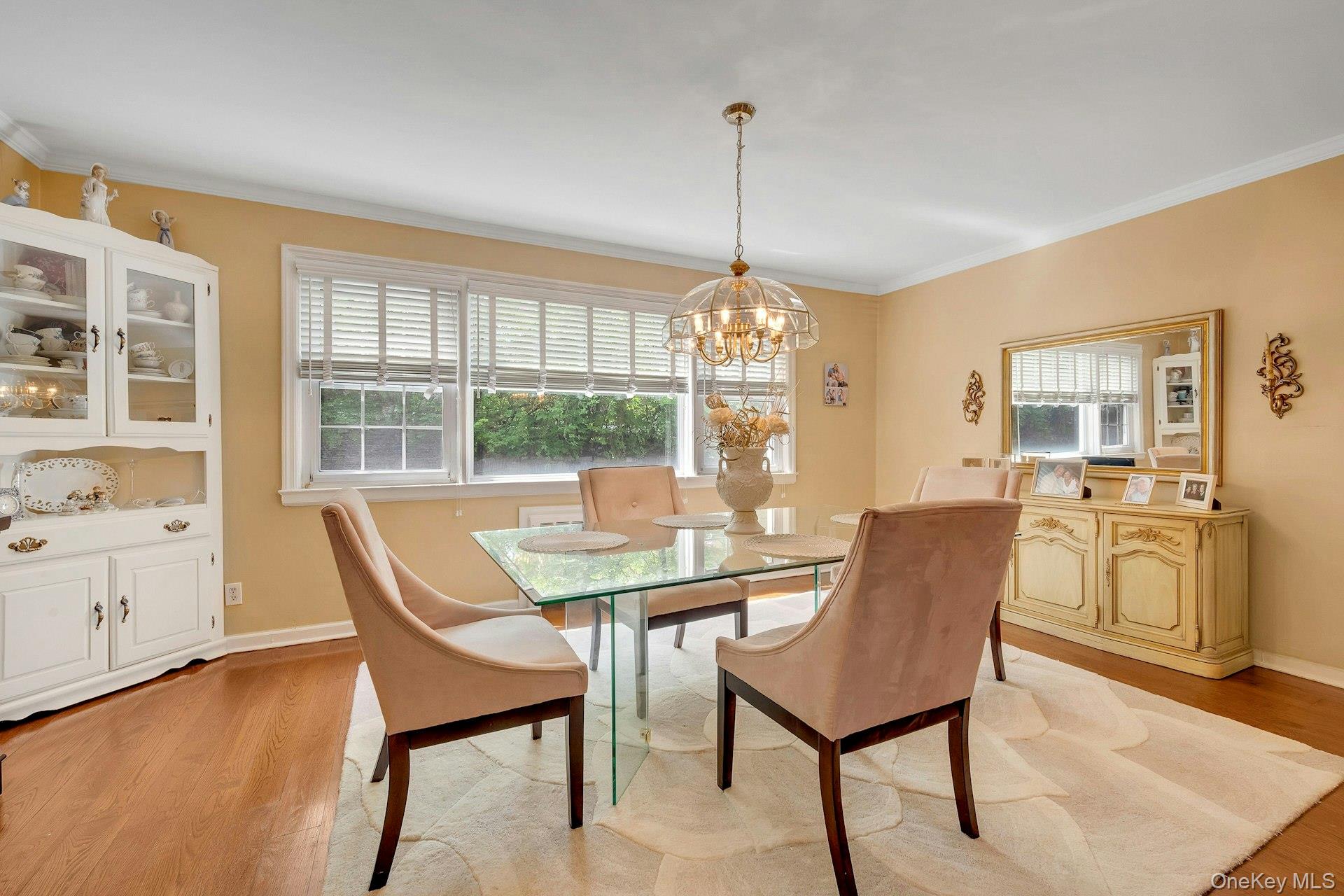 New Rochelle, New York 10801, United States, 3 Bedrooms Bedrooms, ,2 BathroomsBathrooms,Residential,Active,169565