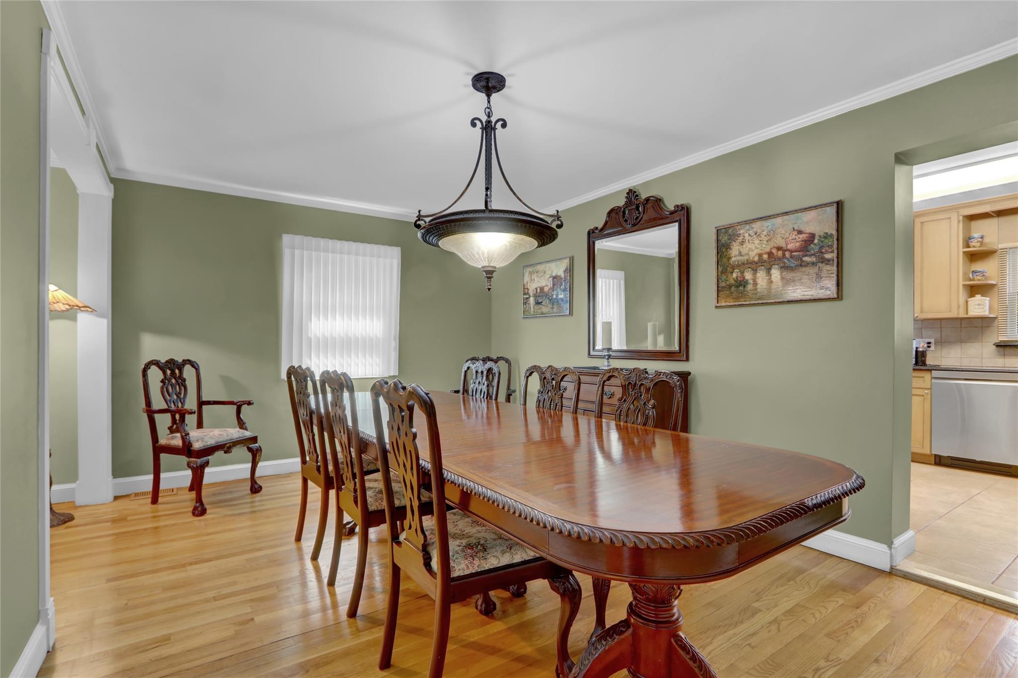 61 Maple Drive, New Hyde Park, New York image 11