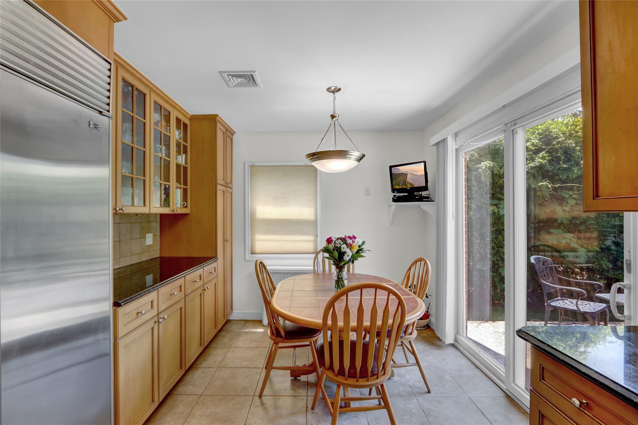 61 Maple Drive, New Hyde Park, New York image 8