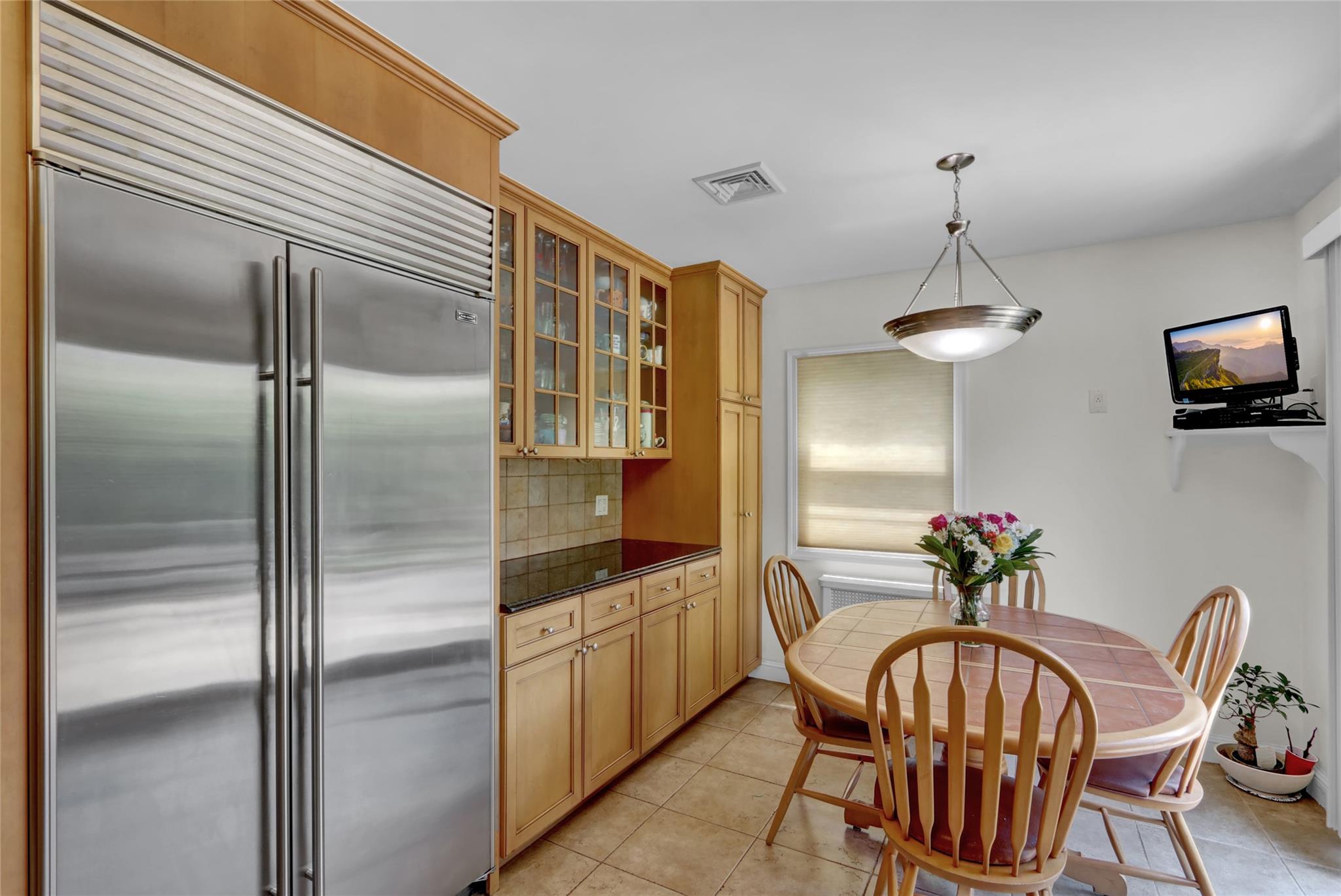 61 Maple Drive, New Hyde Park, New York image 10