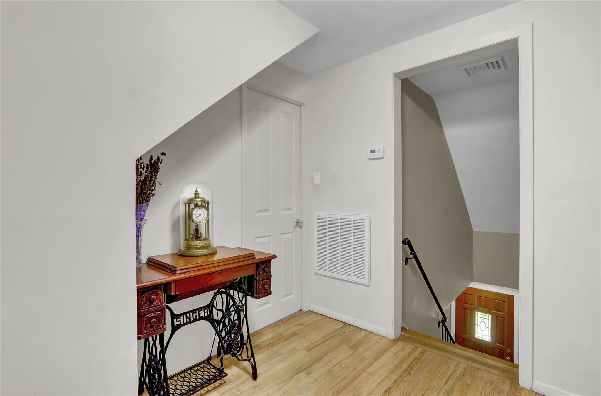 61 Maple Drive, New Hyde Park, New York image 31