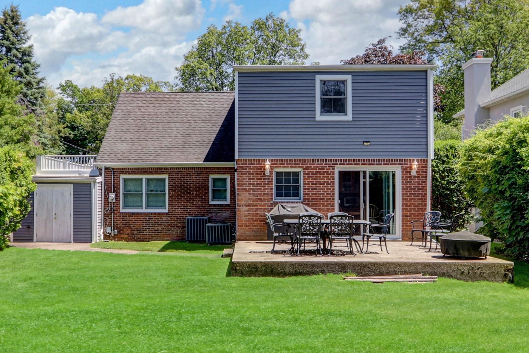 61 Maple Drive, New Hyde Park, New York image 26