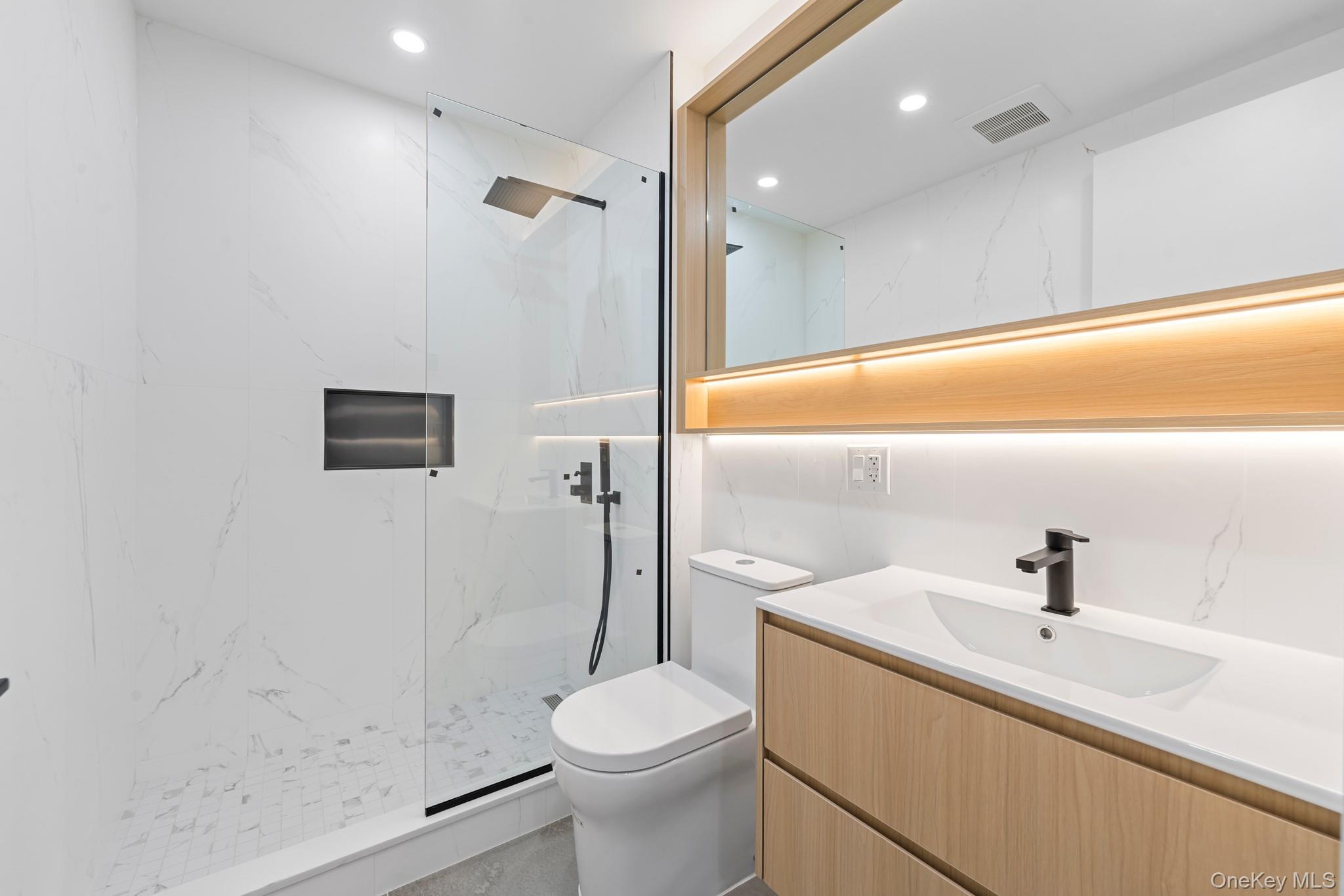 366 Harman Street 4F