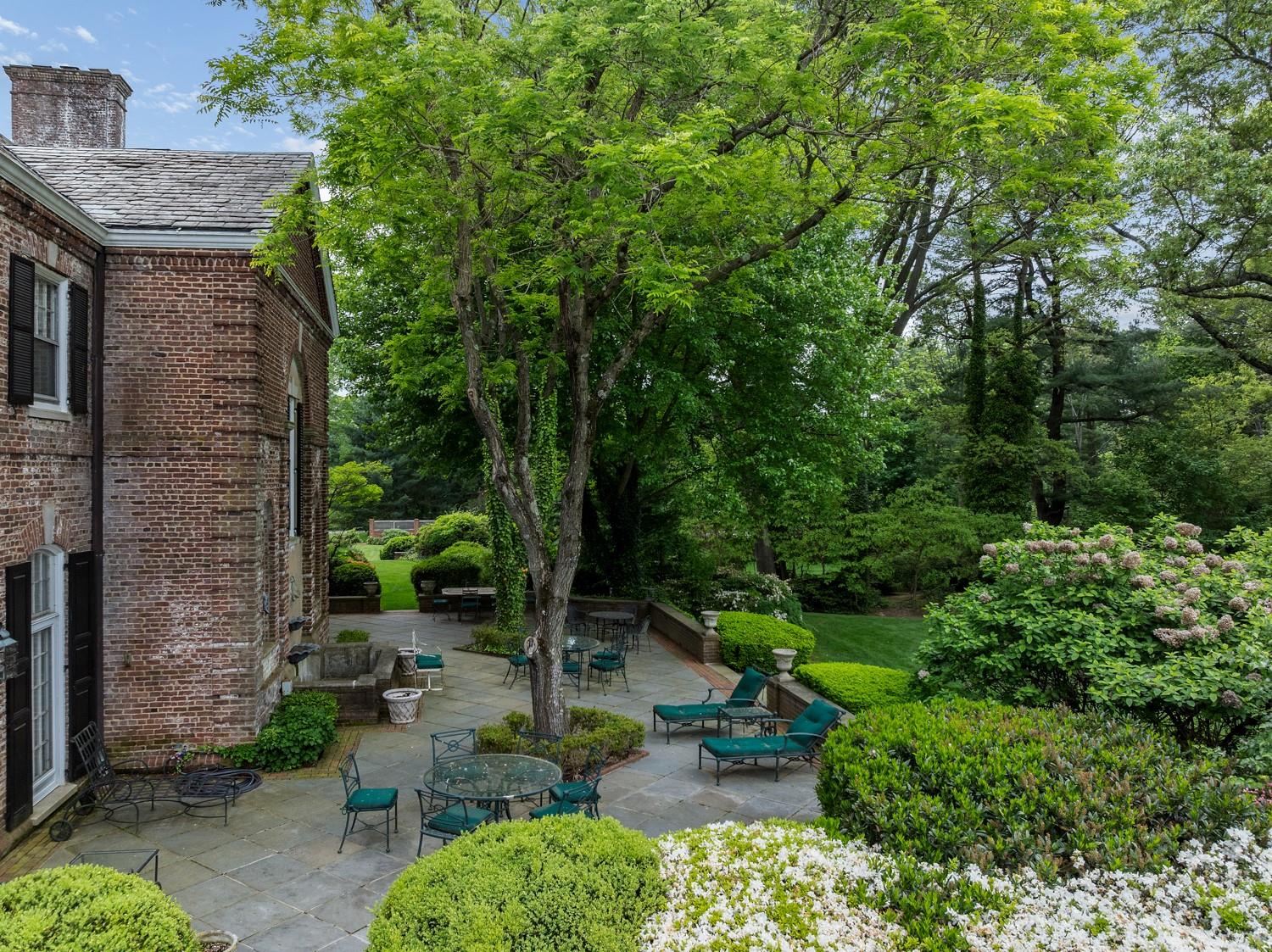 52 Piping Rock Road, Locust Valley, New York image 30