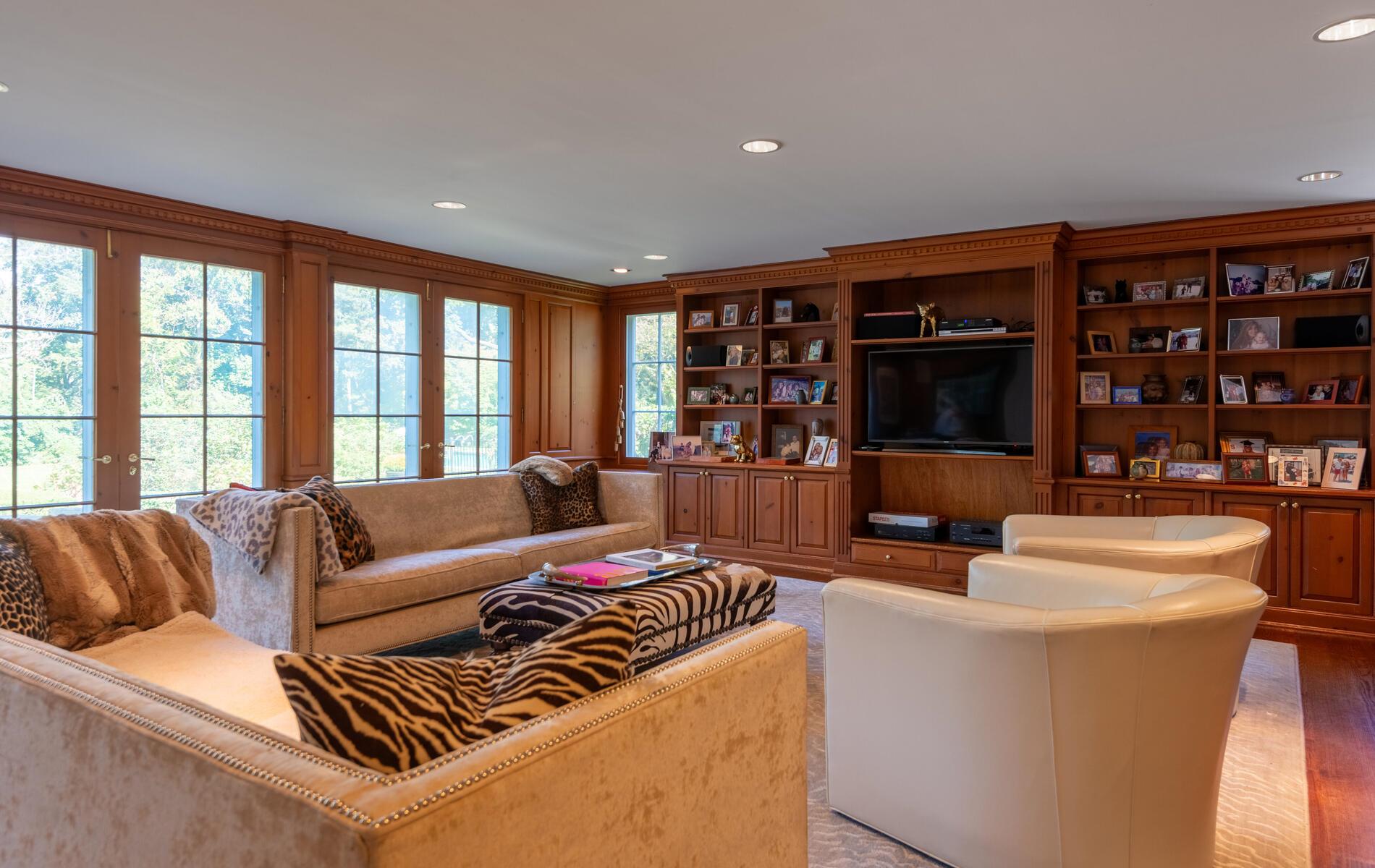 52 Piping Rock Road, Locust Valley, New York image 18