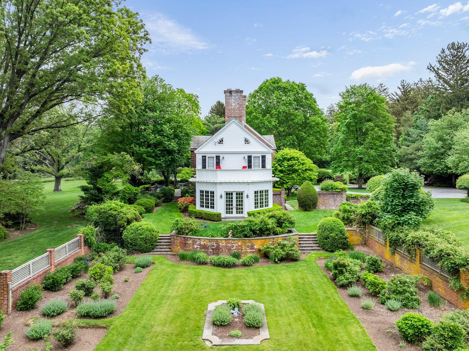 52 Piping Rock Road, Locust Valley, New York image 26