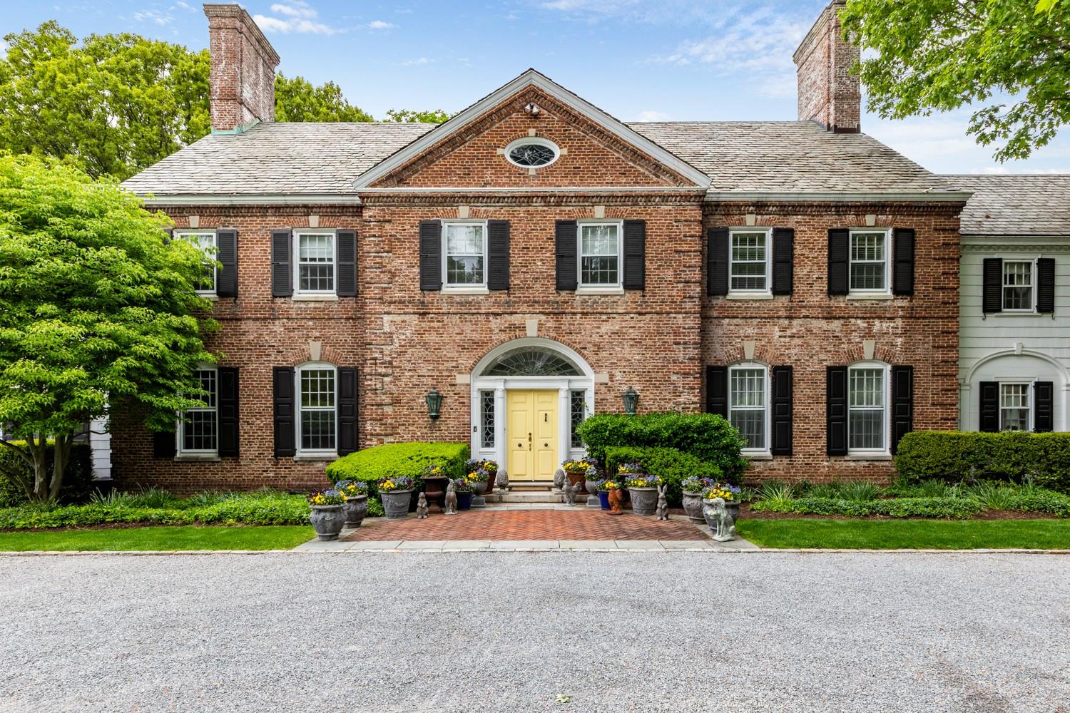 52 Piping Rock Road, Locust Valley, New York image 1