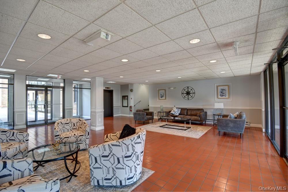 175 Maple Avenue 4I