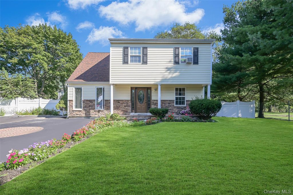 Photo of 2 Cherry Street, Central Islip, NY 11722 (MLS # 963850)