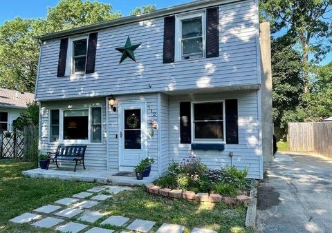 112 Floyd Road Shirley NY 11967