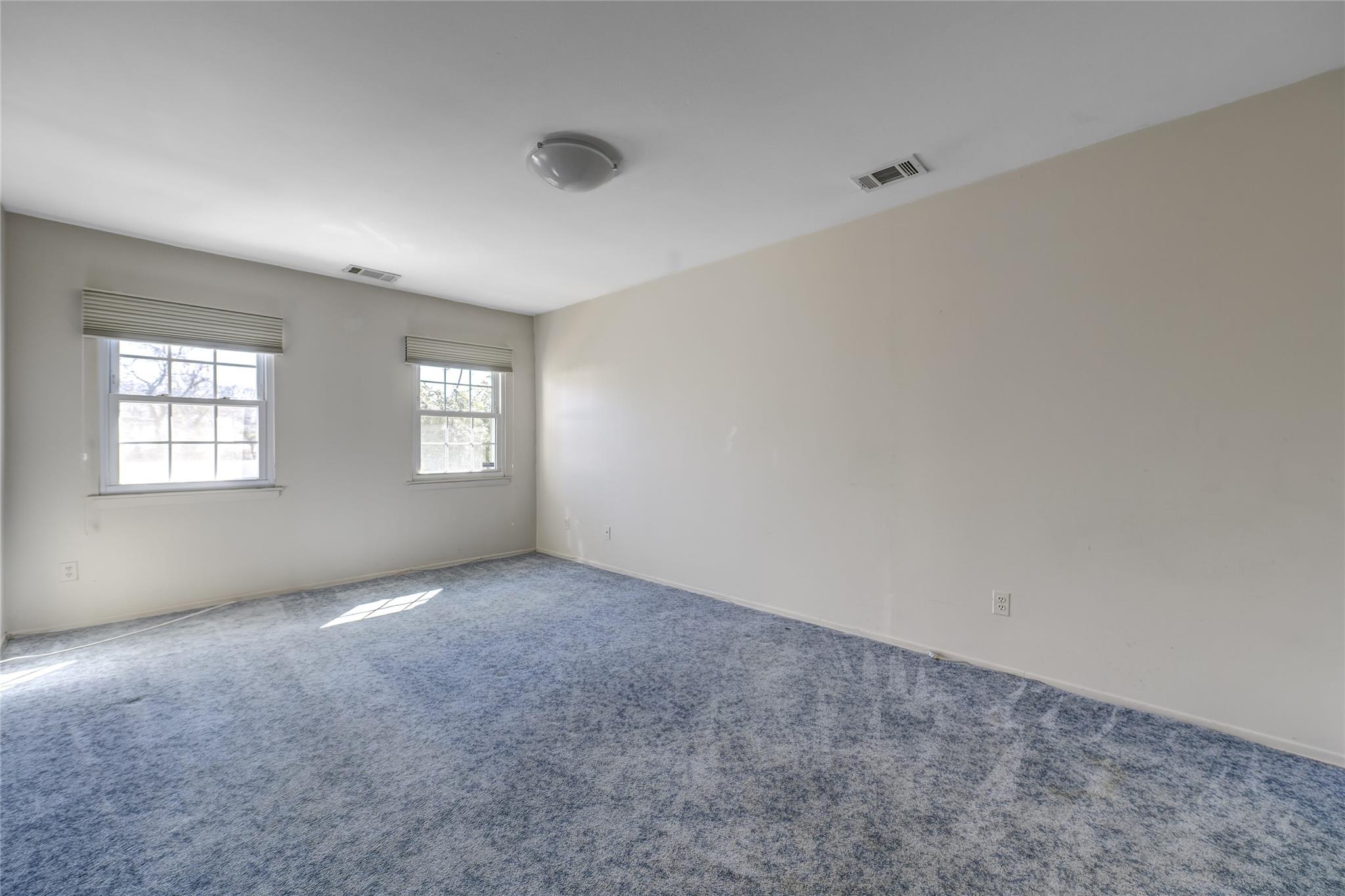 135 Santa Barbara Drive, Plainview, New York image 12