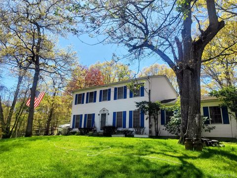 62 W Bartlett Road Middle Island NY 11953