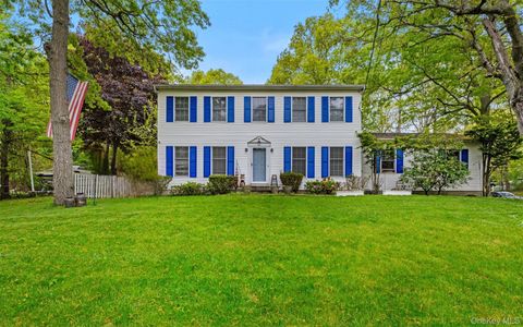 Homes For Sale - 62 W Bartlett Road<br/> Suffolk County, Middle Island, NY 11953