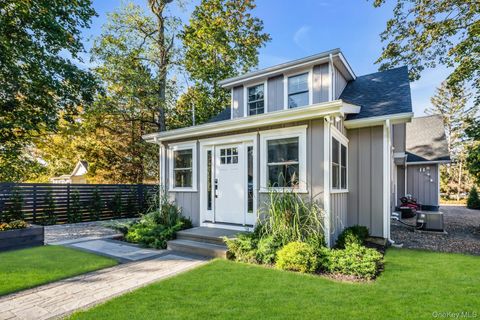 2 Roosevelt Street Bayville NY 11709