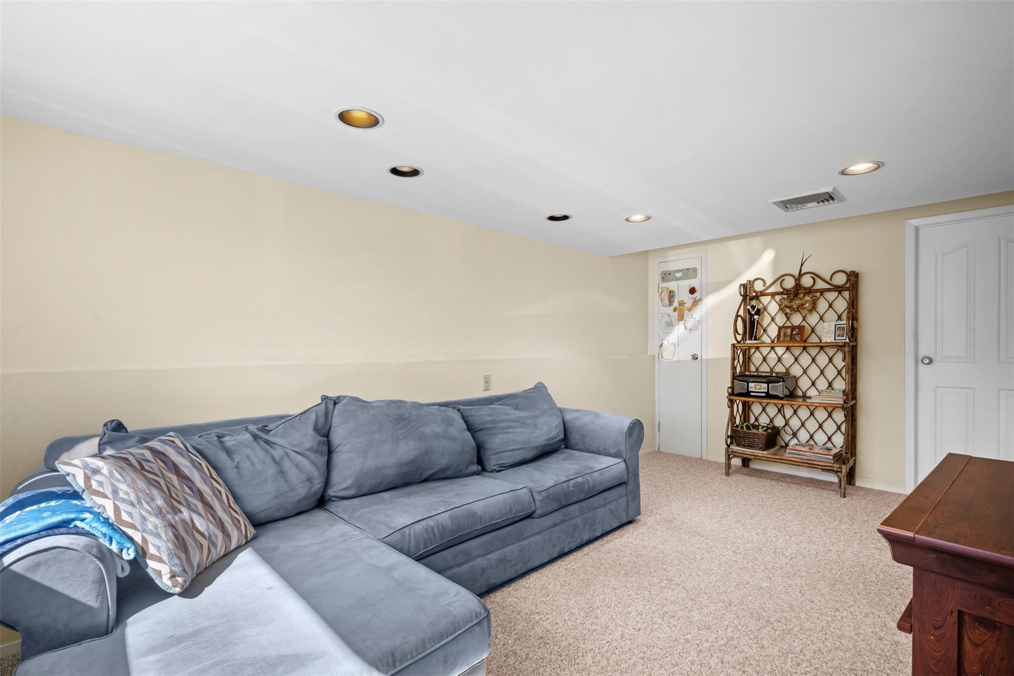 9 W Tennyson Place, Greenlawn, New York image 38