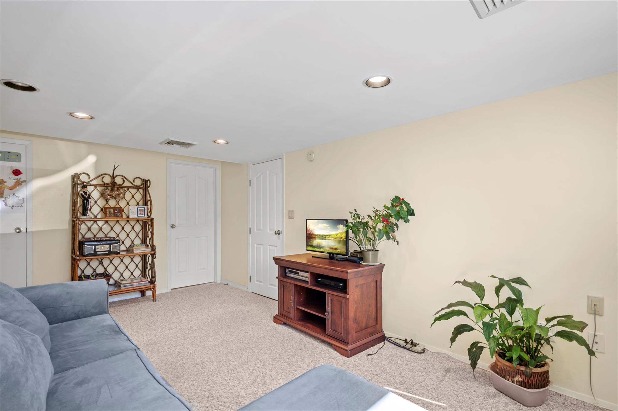 9 W Tennyson Place, Greenlawn, New York image 39