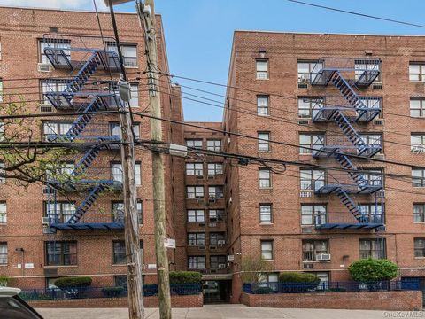 Photo of 3123 Bailey Avenue #2B, Bronx, NY 10463 (MLS # 989450)