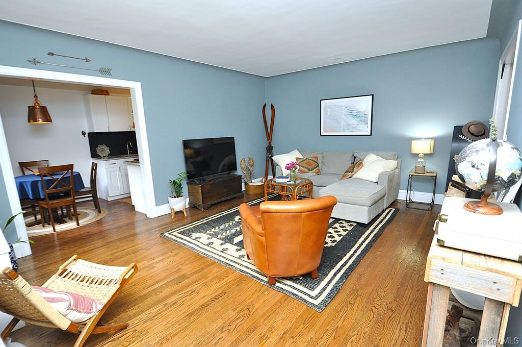 Scarsdale, New York 10583, United States, 1 Bedroom Bedrooms, ,1 BathroomBathrooms,Residential,Active,202848