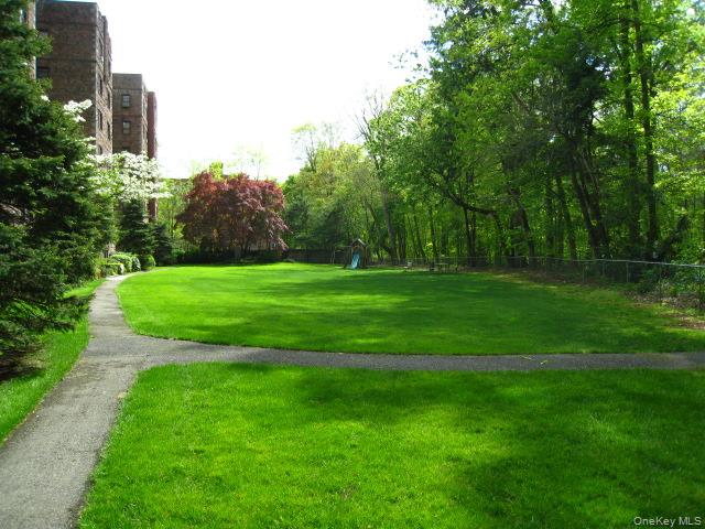 Scarsdale, New York 10583, United States, 1 Bedroom Bedrooms, ,1 BathroomBathrooms,Residential,Active,202848