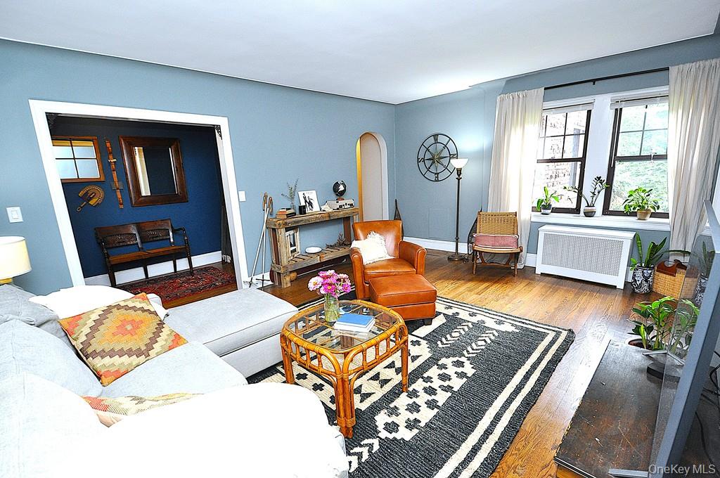Scarsdale, New York 10583, United States, 1 Bedroom Bedrooms, ,1 BathroomBathrooms,Residential,Active,202848