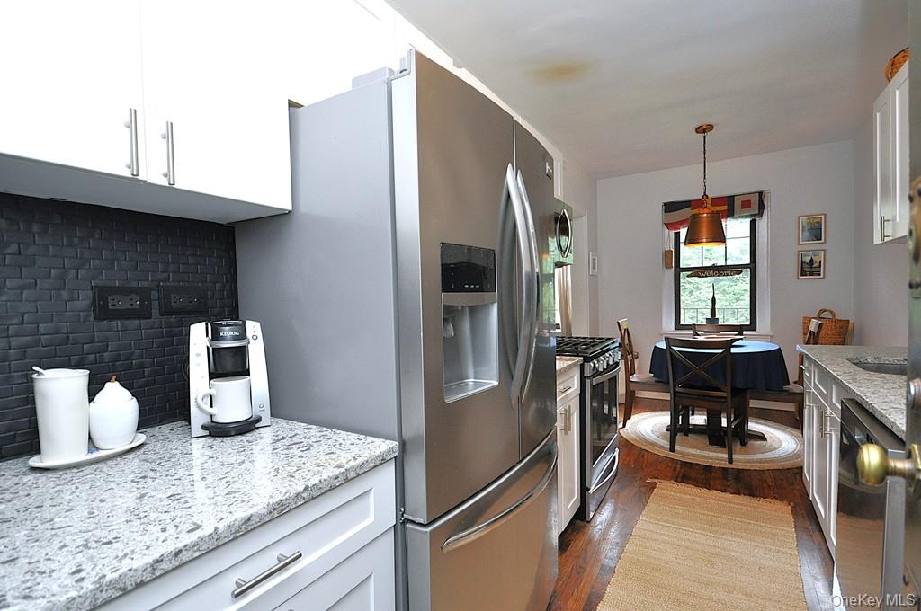 Scarsdale, New York 10583, United States, 1 Bedroom Bedrooms, ,1 BathroomBathrooms,Residential,Active,202848