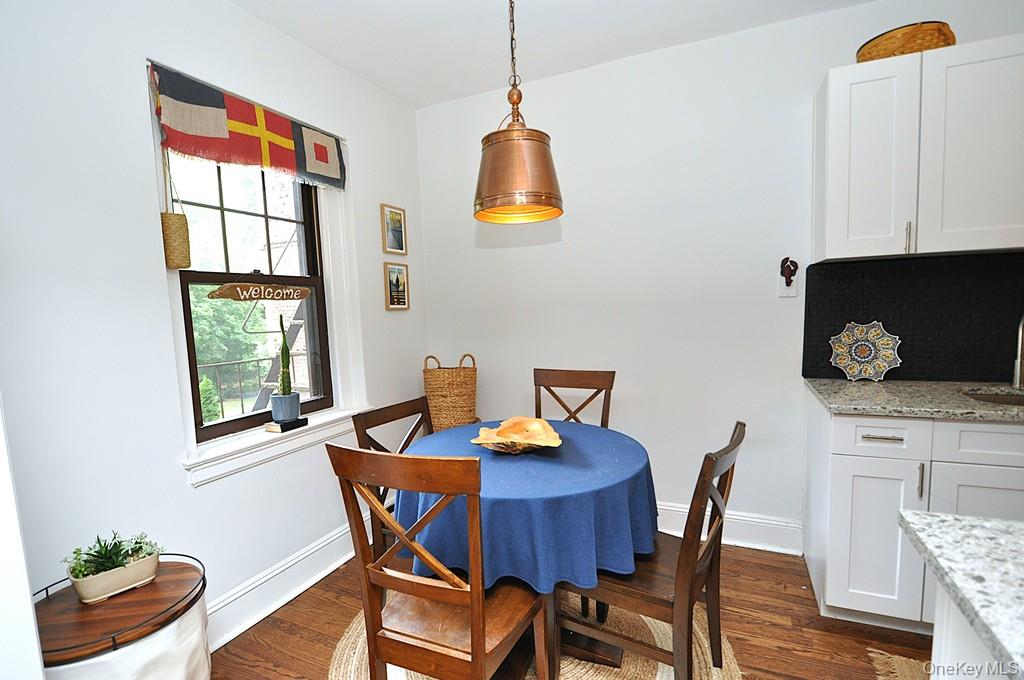 Scarsdale, New York 10583, United States, 1 Bedroom Bedrooms, ,1 BathroomBathrooms,Residential,Active,202848