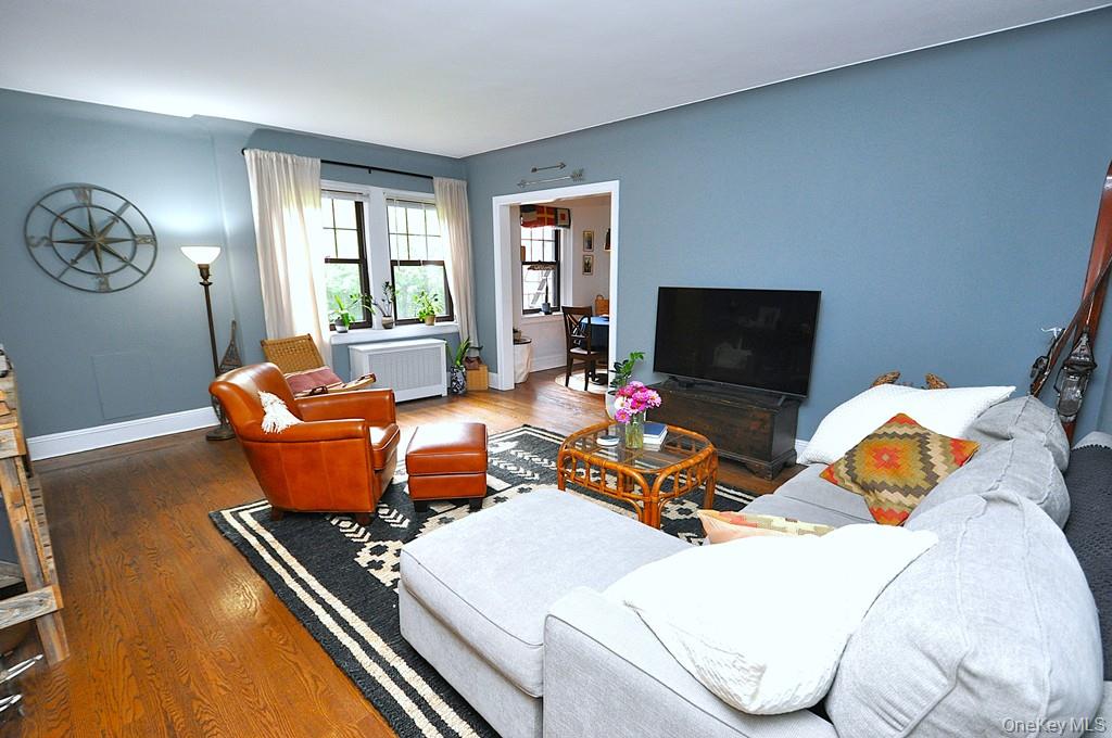 Scarsdale, New York 10583, United States, 1 Bedroom Bedrooms, ,1 BathroomBathrooms,Residential,Active,202848