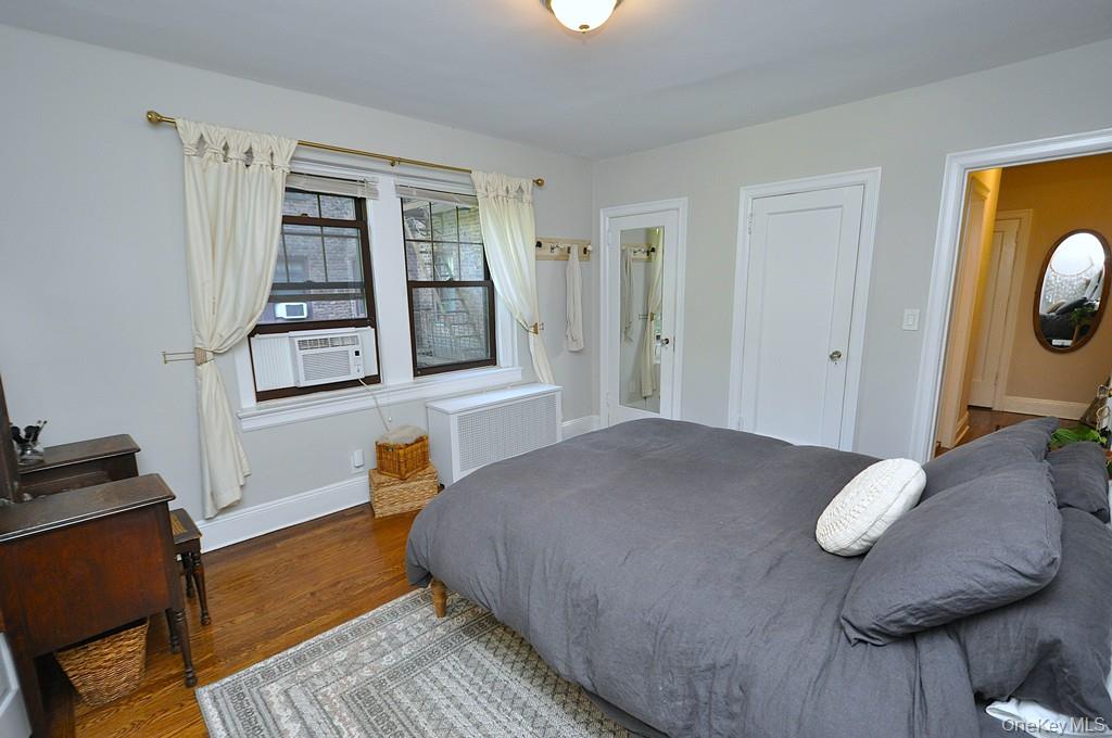 Scarsdale, New York 10583, United States, 1 Bedroom Bedrooms, ,1 BathroomBathrooms,Residential,Active,202848
