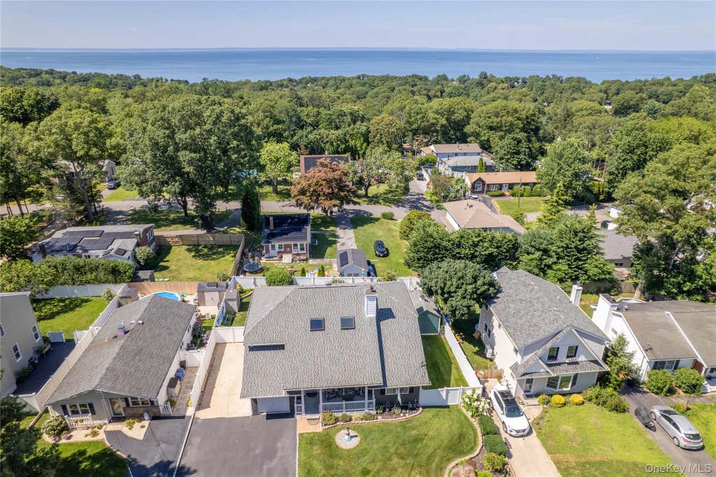 Photo of 85 Maple Road, Rocky Point, NY 11778 (MLS # 1028520)