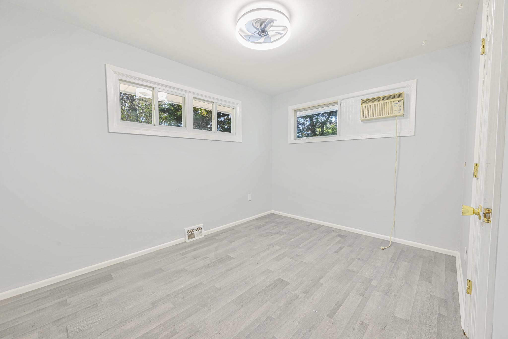 22 Paula Boulevard, Selden, New York image 8