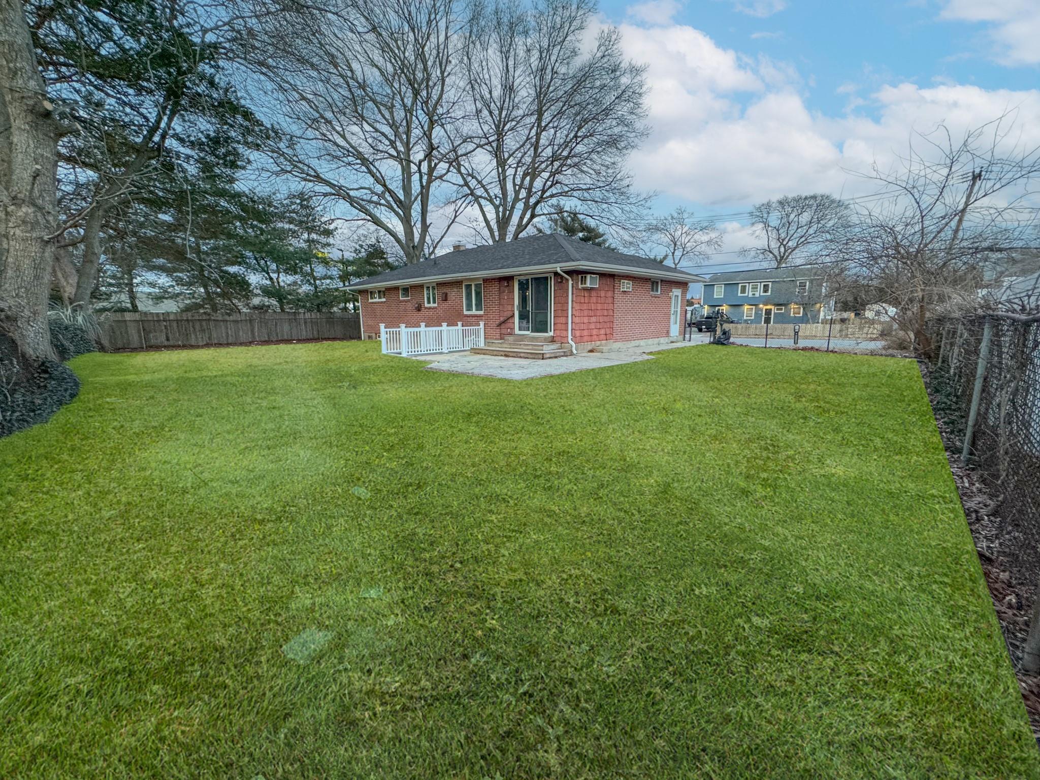 22 Paula Boulevard, Selden, New York image 10