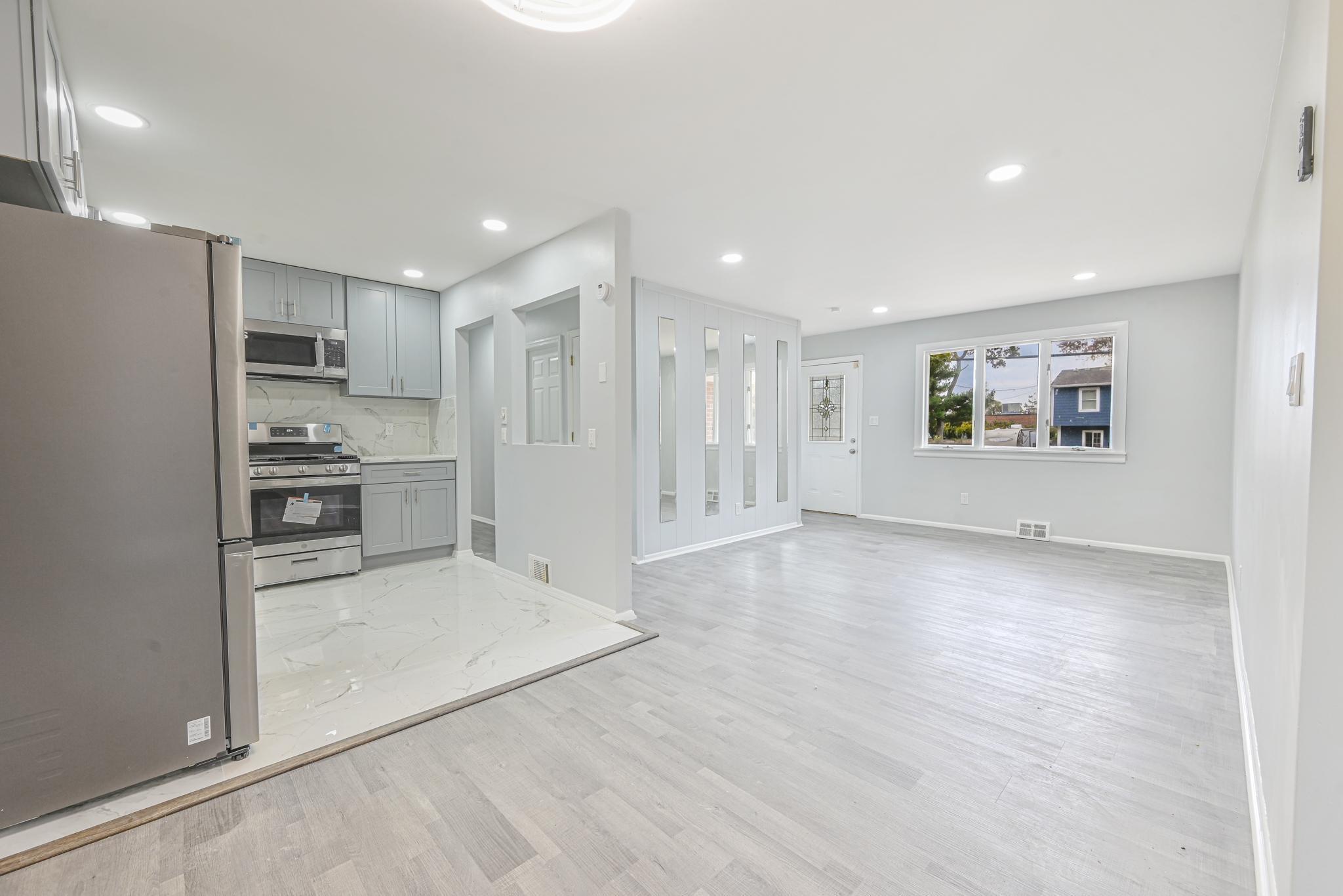 22 Paula Boulevard, Selden, New York image 3