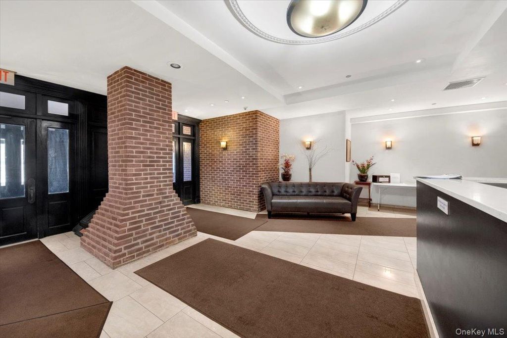 Photo of 23 Water Grant Street #10B, Yonkers, NY 10701 (MLS # 959145)