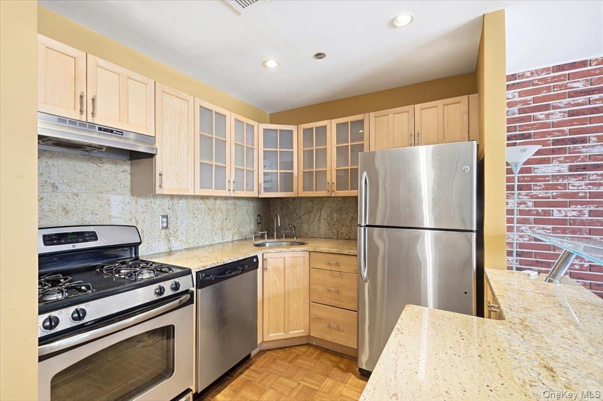 23 Water Grant Street 10B