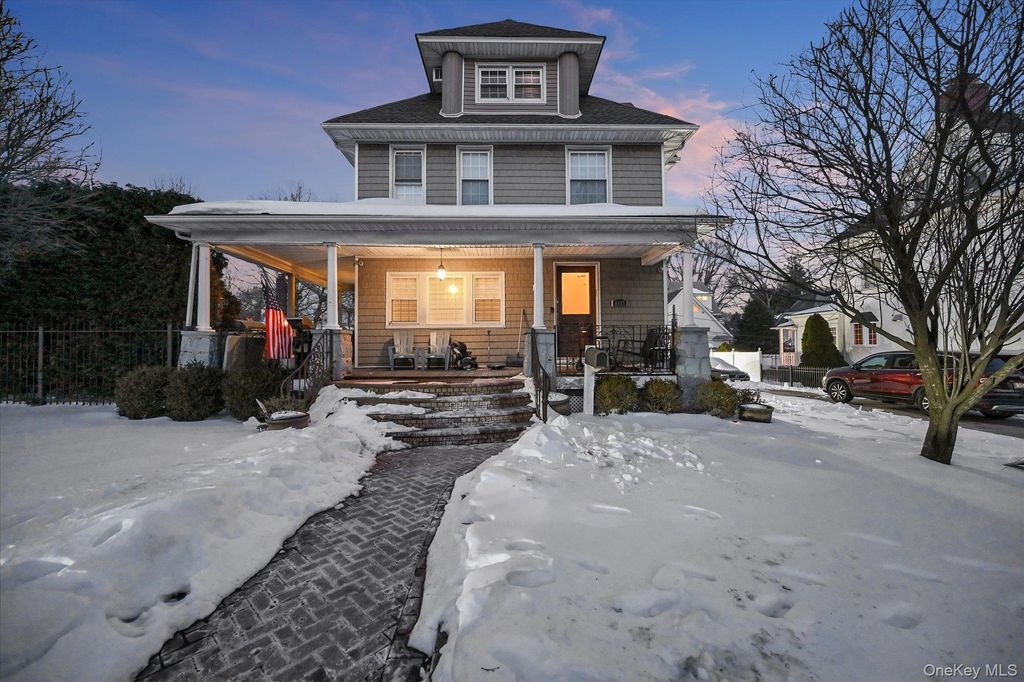 Photo of 8405 112th Street, Richmond Hill, NY 11418 (MLS # 963084)