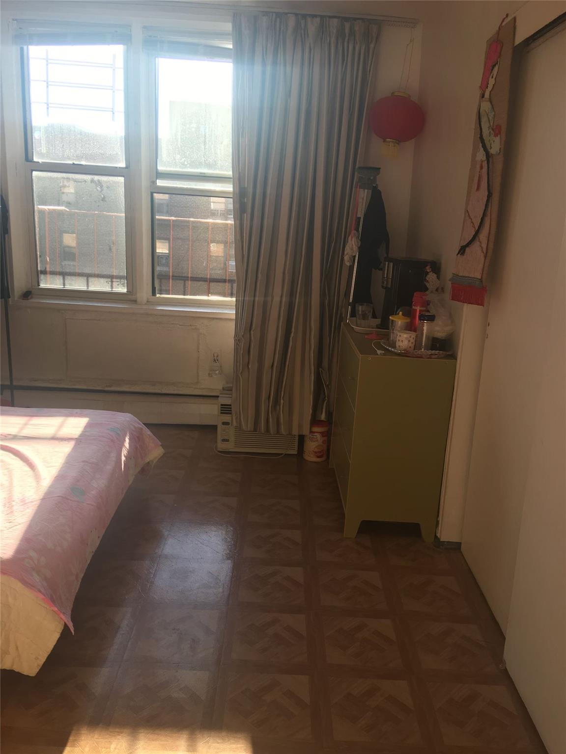 34-20 Parsons Blvd. 6V