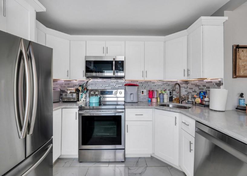 91 Valley Road, Levittown, New York image 6