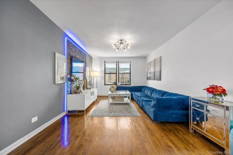 83-75 Woodhaven Boulevard 5E Woodhaven NY 11421