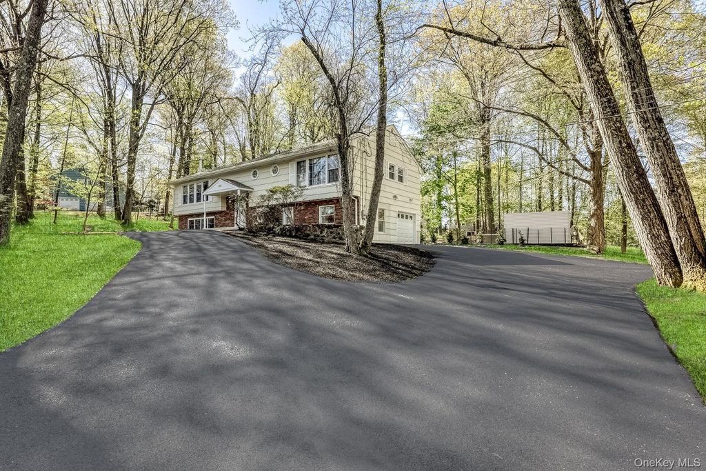 Photo of 129 E Willow Tree Road, Spring Valley, NY 10977 (MLS # 987703)