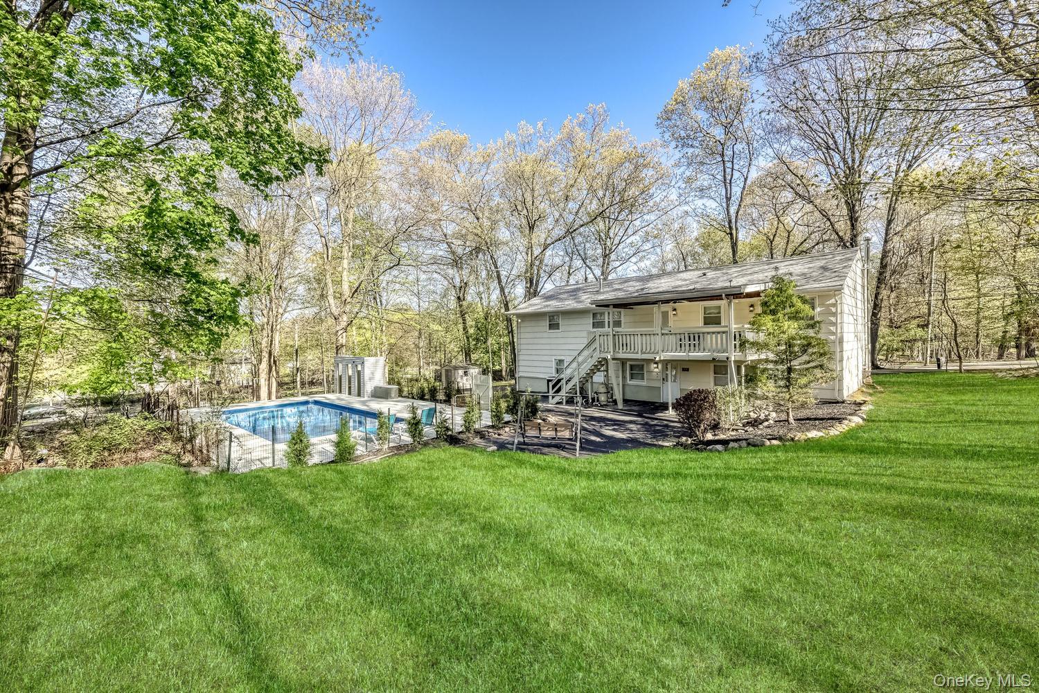 129 E Willow Tree Road