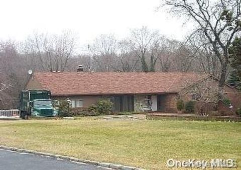 20 Rolling Hill Road Old Westbury NY 11568
